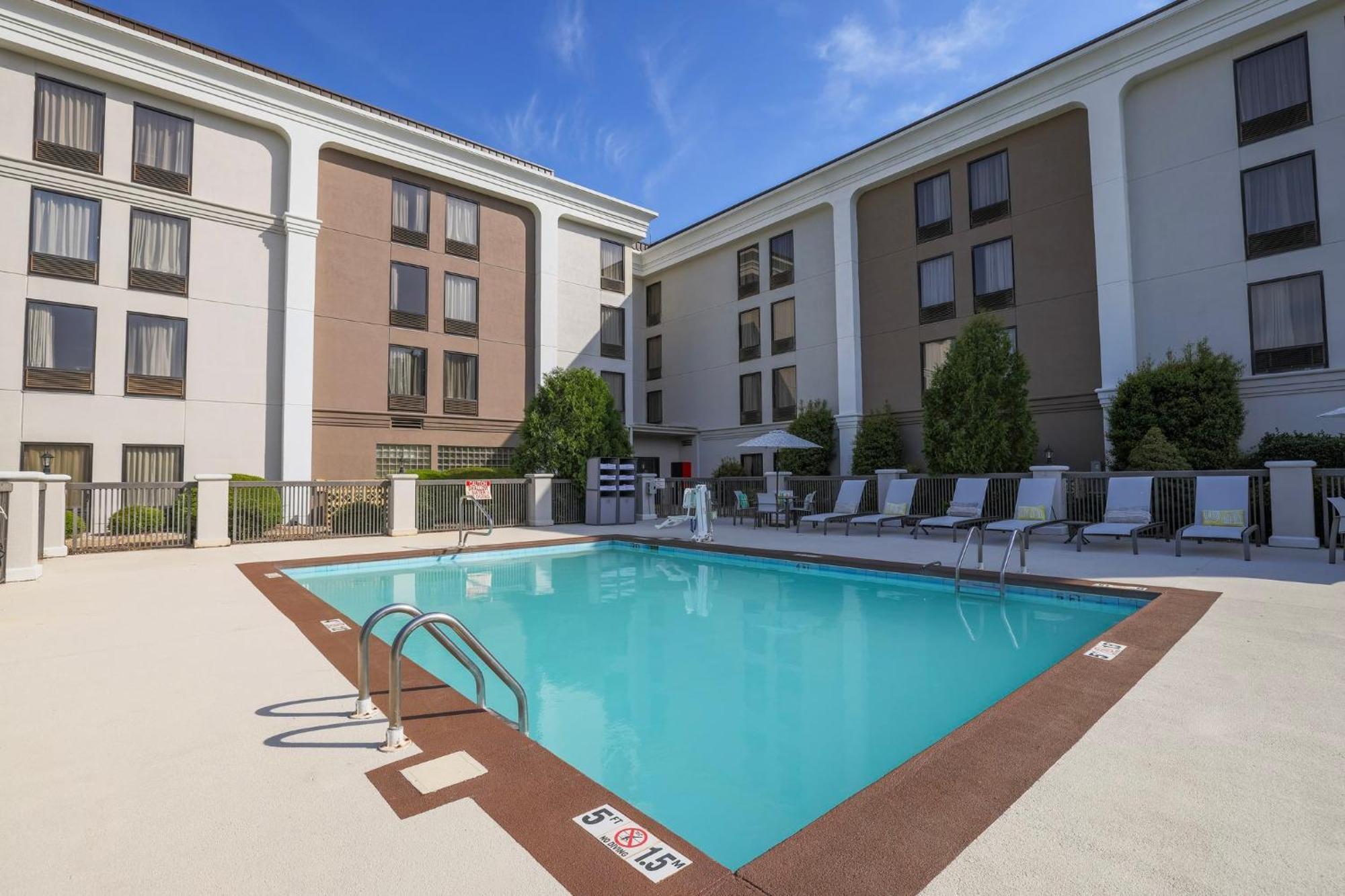 Holiday Inn Express Burlington By Ihg Kültér fotó