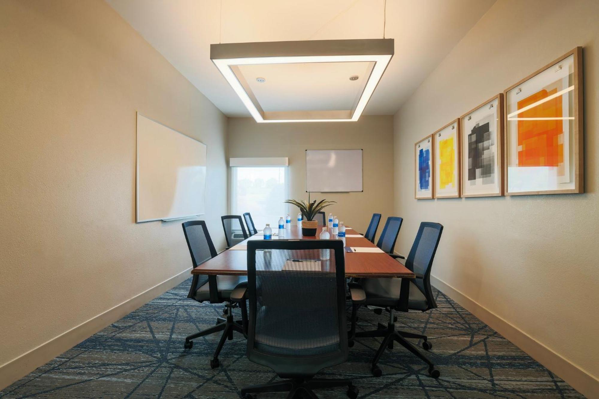 Holiday Inn Express Burlington By Ihg Kültér fotó