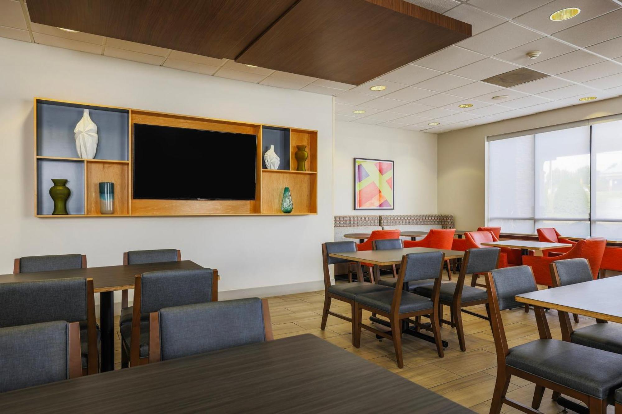 Holiday Inn Express Burlington By Ihg Kültér fotó