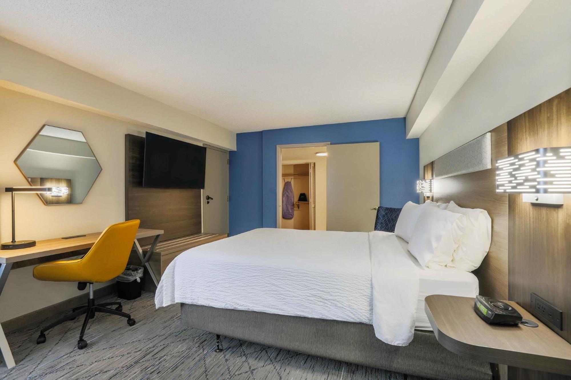 Holiday Inn Express Burlington By Ihg Kültér fotó